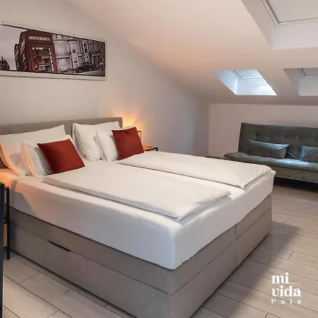 Seaside View - Family & Friends *